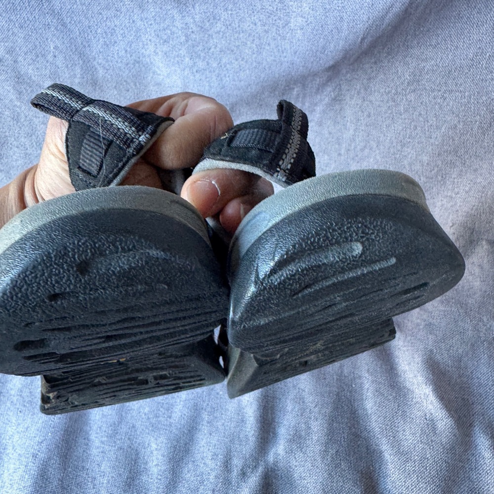 Keen Whisper Sandals Women 8.5 Black Magnet Waterproof Hiking Water Shoe 1003709 - Picture 7 of 12